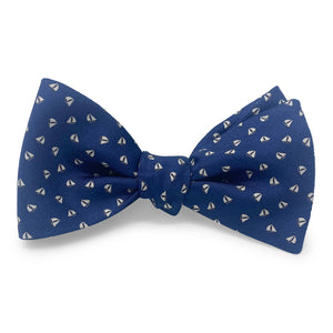 Sailboats: Bow - Navy